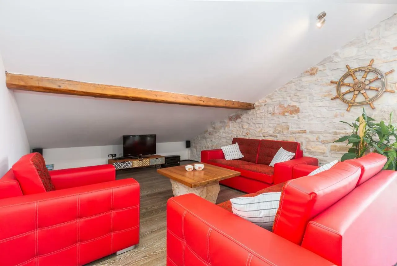 Apartment Maria Lussi Pula Croácia
