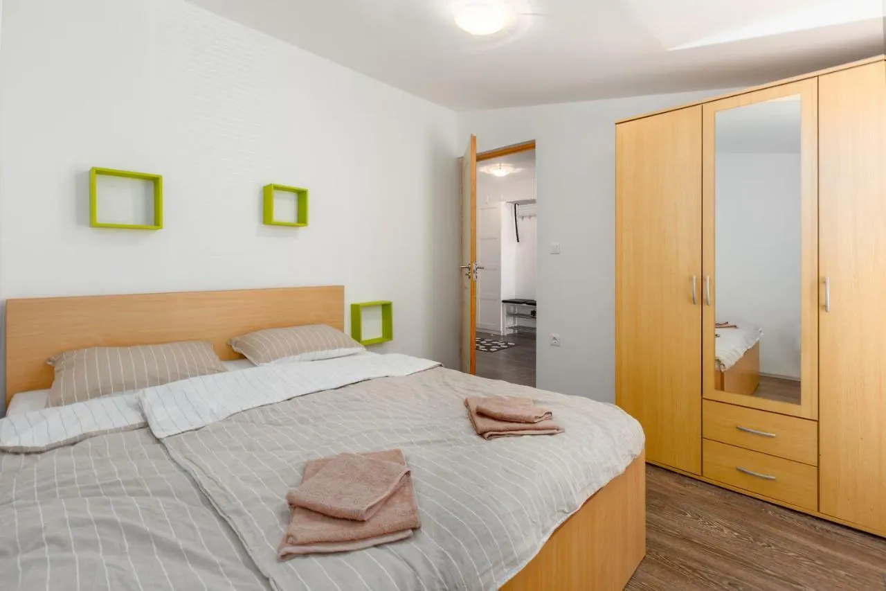 Apartment Maria Lussi Pula 0*,  Croácia